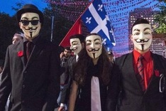Canada lawmakers ban masks at protests