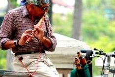 American brings melody to Vietnam’s noisy streets