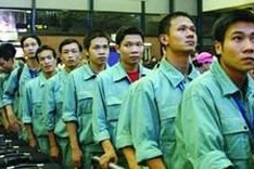 Over 32,000 local Vietnamese working abroad