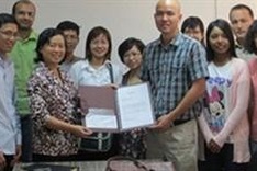 Vietnamese student wins US paper award