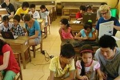 English students discover rural Vietnam lifestyle