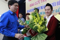 Vietnam honours top ten outstanding young people