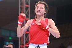 Hanoian boxer wins historic Asian gold medal for Vietnam