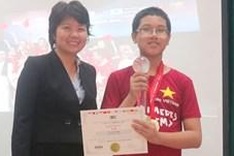 Vietnamese student wins Grand Champion award at international math contest
