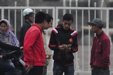 Ticket scalpers cash in on Vietnam-Malaysia match