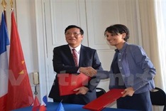 Vietnam looks to tighten education cooperation with France