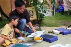 UNESCO title is not enough to save Dong Ho woodblock printing. Make it sell!