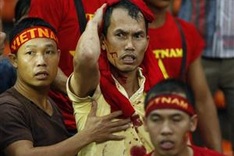 Malaysian official condemns those who attacked Vietnam fans in AFF match