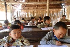 Outstanding ethnic minority students honoured