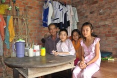 The unfortunate life of three small sisters