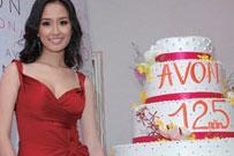 Avon to trim 1,500 jobs, exit Vietnam