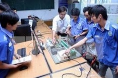 Vietnam, UK intensify cooperation in occupational education