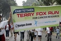 Thousands run to raise funds for cancer patients