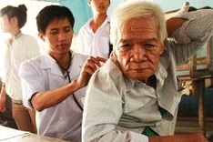 Volunteers set off on Pink Holiday campaign