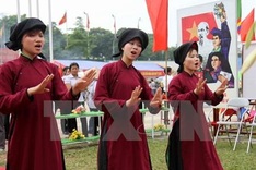 Researcher drafts solutions to revive “xoan” singing