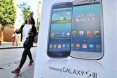 Samsung is top 2012 phone brand, ousting Nokia