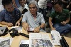 Legendary photographer "still haunted by the war"