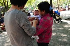 Adult breast feeding report incenses China web users