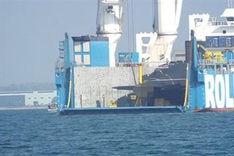 Navy Kilo-class sub arrives at Cam Ranh Port