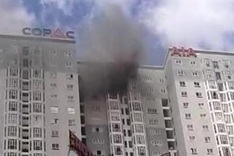 Large fire forces evacuation of building with hundreds of residents