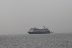 Ha Long authorities to build luxury cruise wharf