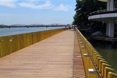 Hue to inaugurate pedestrian road along Perfume River in September