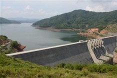 Environment experts discuss dam dangers