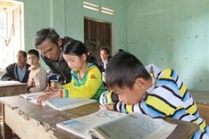 Retired teachers run free class for disabled children