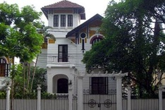 Official slams use of western-style architecture