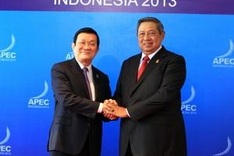 President meets with APEC leaders
