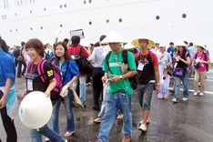 Tourists willing to pay more for food, attractions