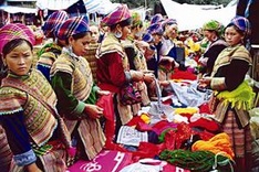 Lao Cai markets to remain traditional after upgrade