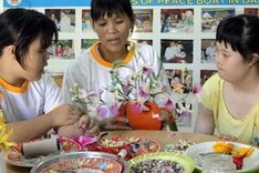 Vietnamese, Korean dioxin victims on epic bike trip