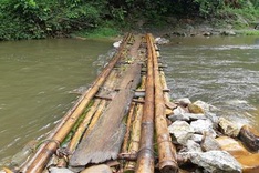 DTiNews/Dantri helps build bridge in Ha Giang