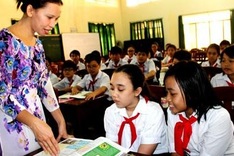 HCM City schools struggle to employ foreign teachers