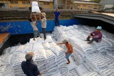 Government continues to provide rice to provinces in need