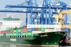 Vietnam records trade surplus of US$100 million in August