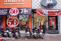 Black Friday promotions colour Hanoi streets