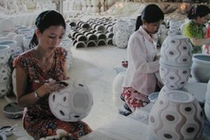 200-plus outstanding pottery displays in Can Tho