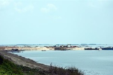 Dầu Tiếng Reservoir sand mining suspended