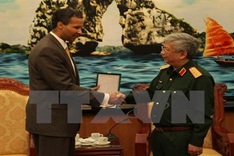 Deputy Defence Minister receives Boeing executive