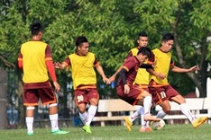 Vietnam seeks win over Laos in bid for semis