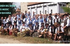 Quang Nam welcome the Reinhardt Reissner Big Band's music performance