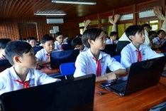 First floating school in Vietnam put into operation