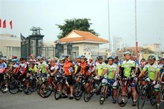 250 bike racers welcome New Year