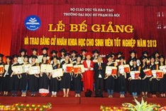 Education ministry says Vietnam has too many teachers, institutes