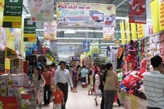 Vietnamese retail brands fight against international giants