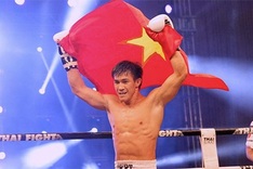 Nhất wins Muay festival in Bangkok