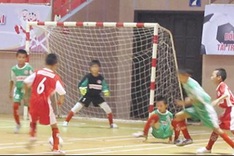 Chelsea coaches to train Vietnamese junior footballers