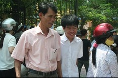 Private universities attempt to lure new students